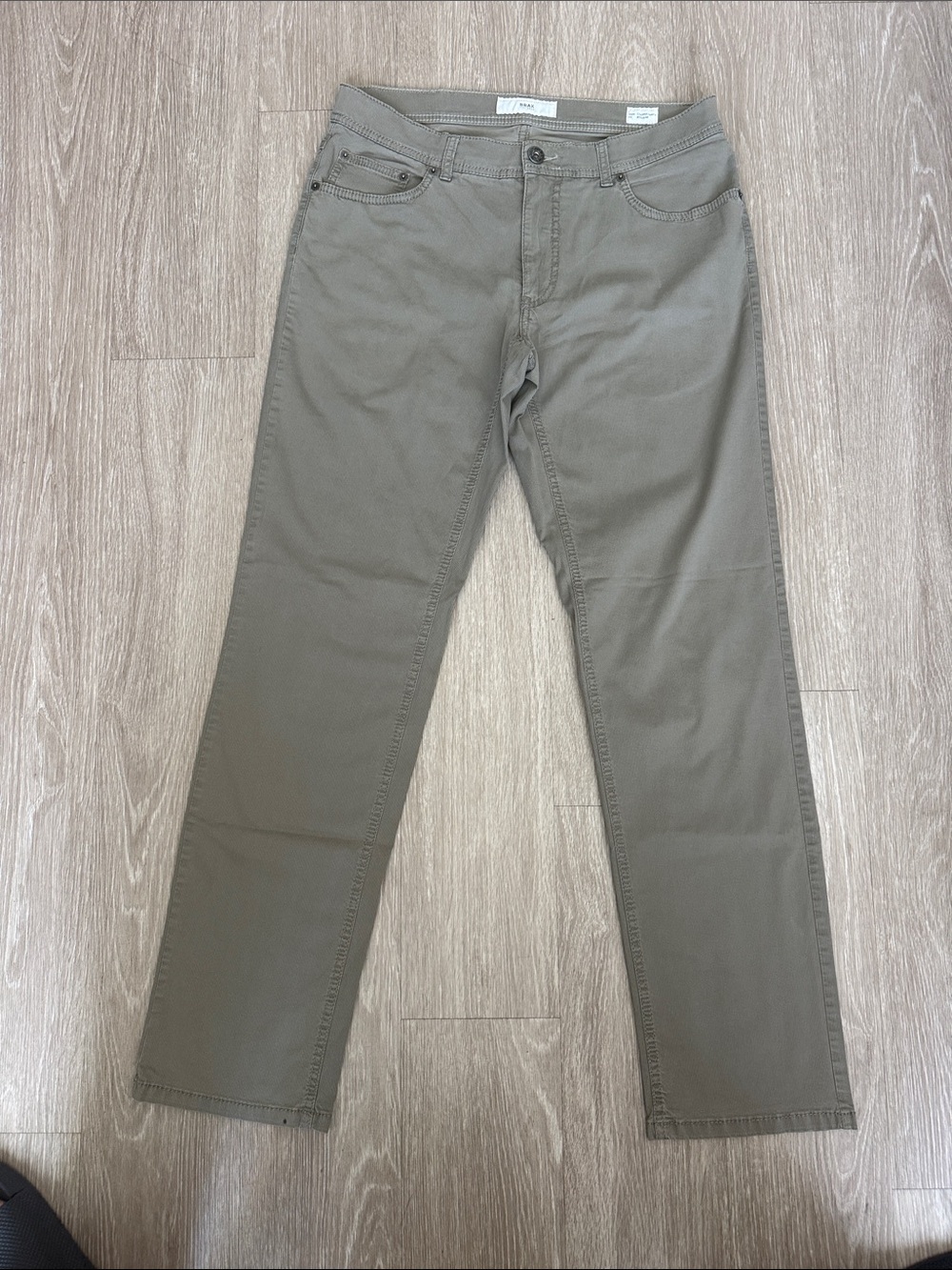 BRAX Straight-Leg Men's Jeans in Olive Green by 33x32